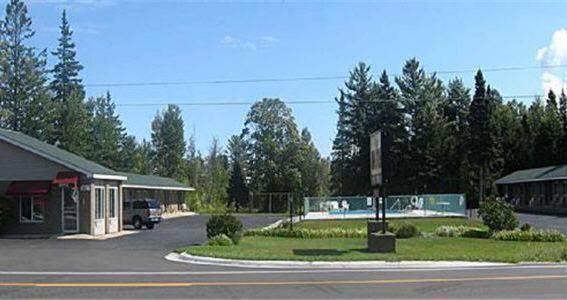 Capri Motel Mackinaw City Luaran gambar