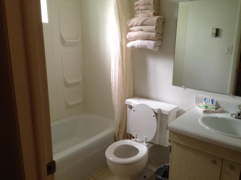 Capri Motel Mackinaw City Bilik gambar