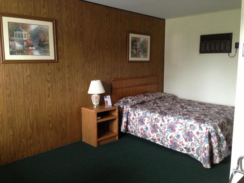 Capri Motel Mackinaw City Bilik gambar