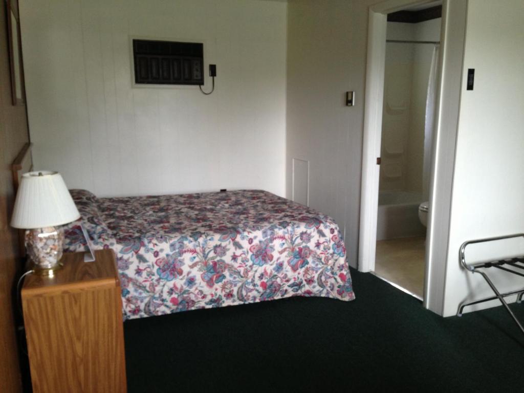 Capri Motel Mackinaw City Bilik gambar