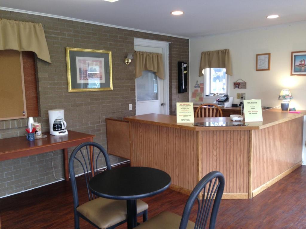 Capri Motel Mackinaw City Luaran gambar