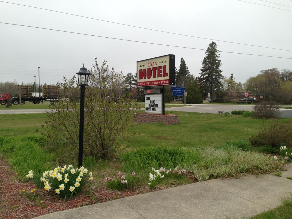 Capri Motel Mackinaw City Luaran gambar