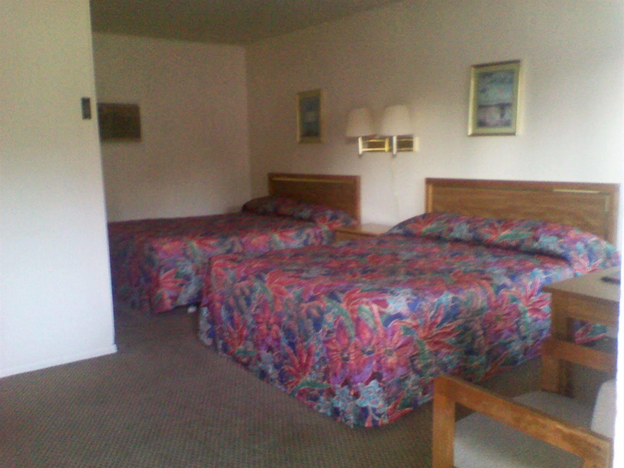 Capri Motel Mackinaw City Luaran gambar