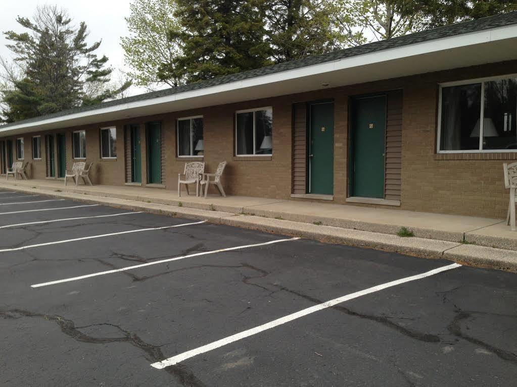 Capri Motel Mackinaw City Luaran gambar
